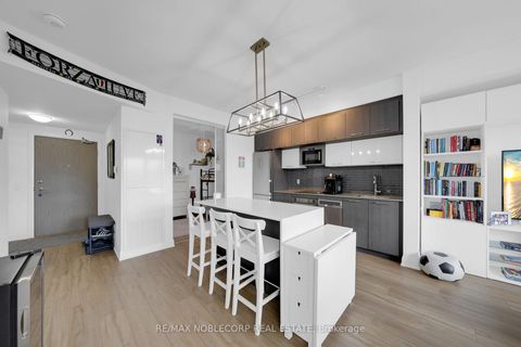 Photo 16 at 421 - 4800 Highway 7, East Woodbridge, Vaughan