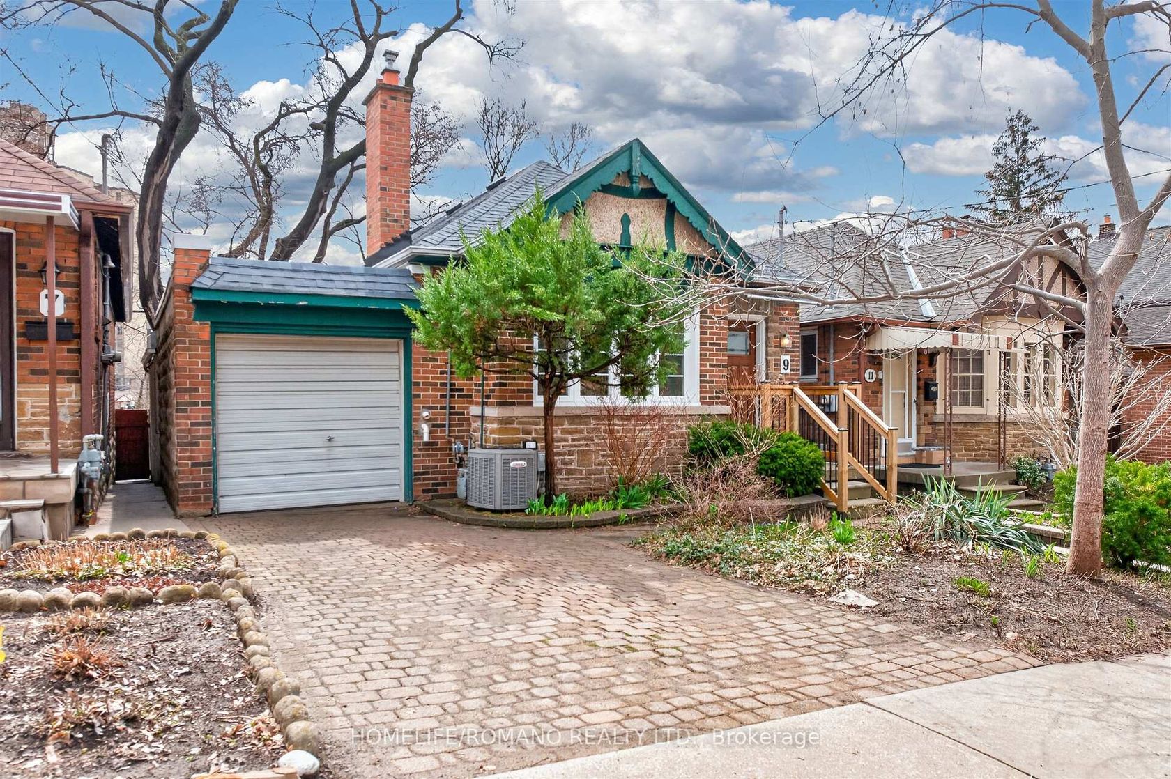 9 Little Avenue, Weston, Toronto photo number 2