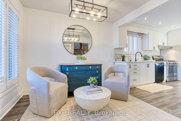 Photo 3 at 39 Regis Court, Stoney Creek, Hamilton