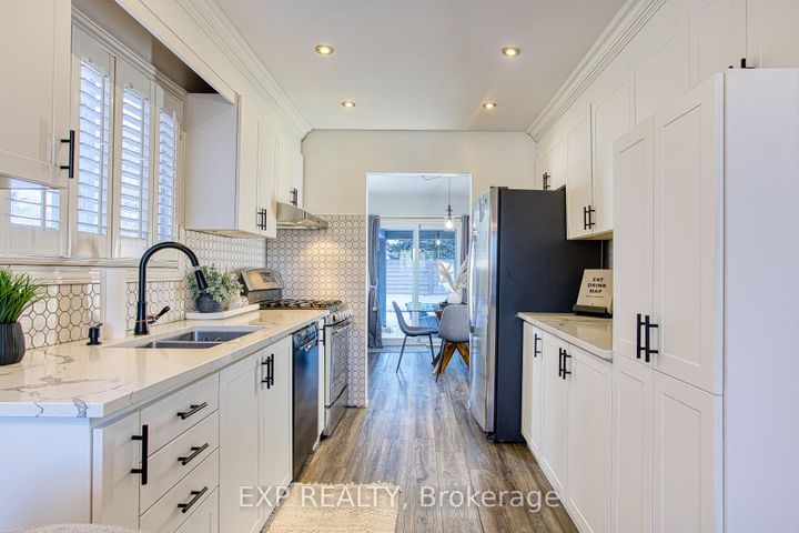 Photo 6 at 39 Regis Court, Stoney Creek, Hamilton