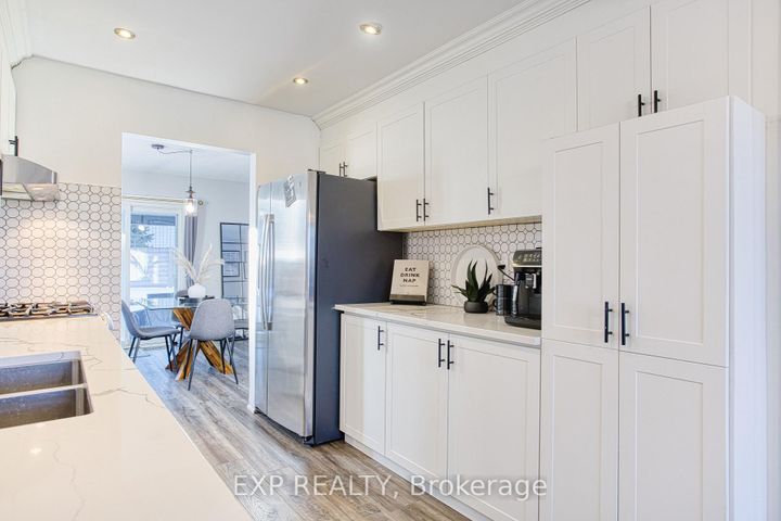 Photo 7 at 39 Regis Court, Stoney Creek, Hamilton