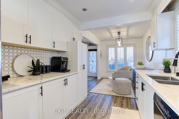 Photo 9 at 39 Regis Court, Stoney Creek, Hamilton