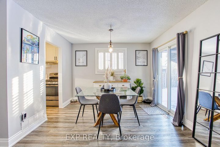 Photo 12 at 39 Regis Court, Stoney Creek, Hamilton