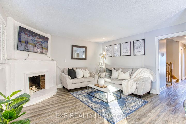 Photo 13 at 39 Regis Court, Stoney Creek, Hamilton