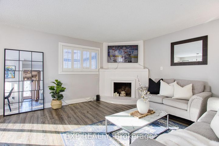 Photo 14 at 39 Regis Court, Stoney Creek, Hamilton