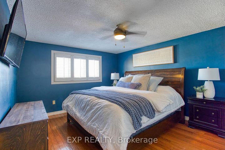 Photo 19 at 39 Regis Court, Stoney Creek, Hamilton