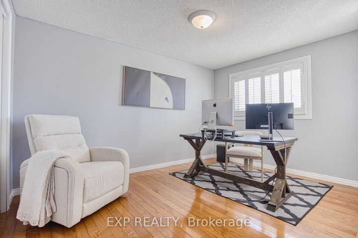 Photo 20 at 39 Regis Court, Stoney Creek, Hamilton