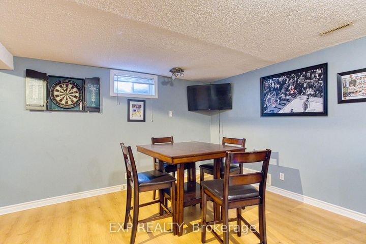 Photo 24 at 39 Regis Court, Stoney Creek, Hamilton