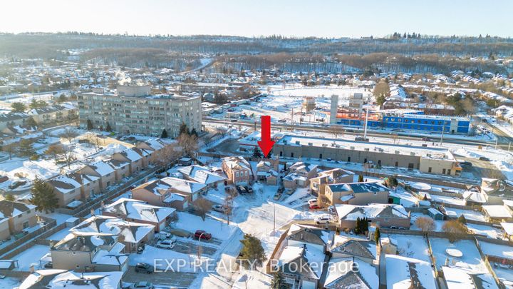 Photo 36 at 39 Regis Court, Stoney Creek, Hamilton