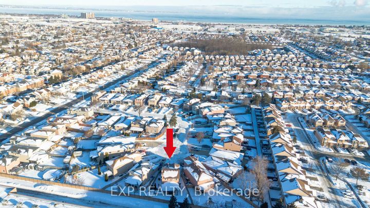 Photo 37 at 39 Regis Court, Stoney Creek, Hamilton