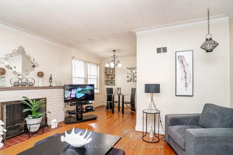 Photo 8 at 25 Harding Boulevard, Harding, Richmond Hill