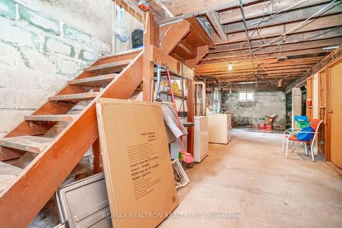 Photo 23 at 25 Harding Boulevard, Harding, Richmond Hill