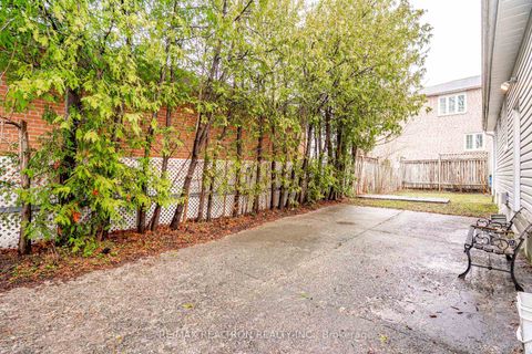 Photo 26 at 25 Harding Boulevard, Harding, Richmond Hill