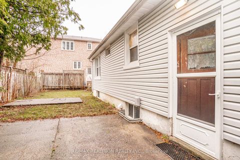 Photo 27 at 25 Harding Boulevard, Harding, Richmond Hill