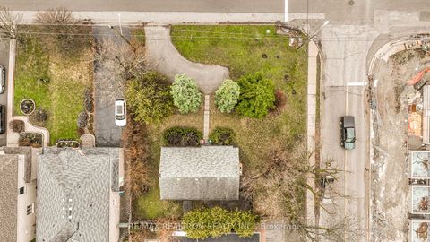 Photo 31 at 25 Harding Boulevard, Harding, Richmond Hill