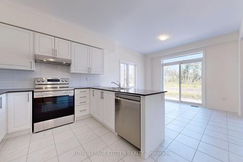 Photo 10 at 140 Hawkins Street, Sutton & Jackson's Point, Georgina