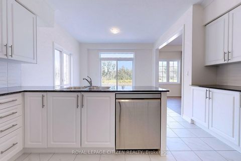 Photo 12 at 140 Hawkins Street, Sutton & Jackson's Point, Georgina