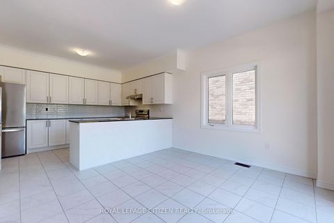 Photo 17 at 140 Hawkins Street, Sutton & Jackson's Point, Georgina