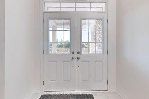 Photo 21 at 140 Hawkins Street, Sutton & Jackson's Point, Georgina