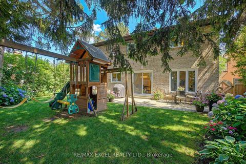 Photo 4 at 46 Robinter Drive, Newtonbrook East, Toronto