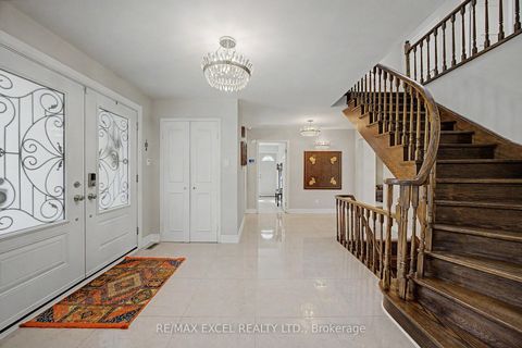 Photo 7 at 46 Robinter Drive, Newtonbrook East, Toronto