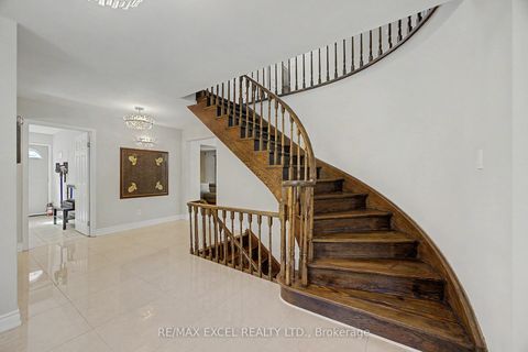 Photo 8 at 46 Robinter Drive, Newtonbrook East, Toronto