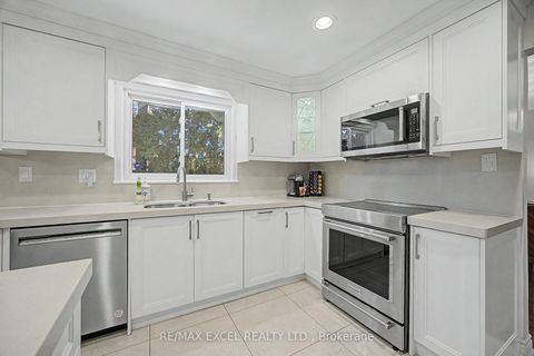 Photo 15 at 46 Robinter Drive, Newtonbrook East, Toronto