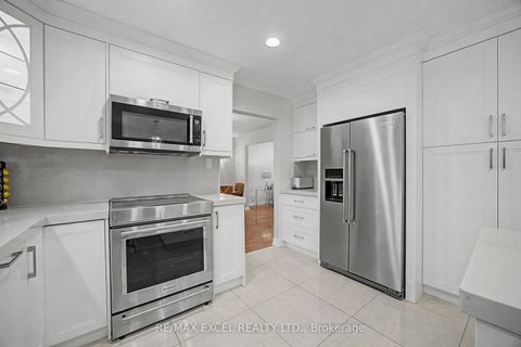 Photo 16 at 46 Robinter Drive, Newtonbrook East, Toronto