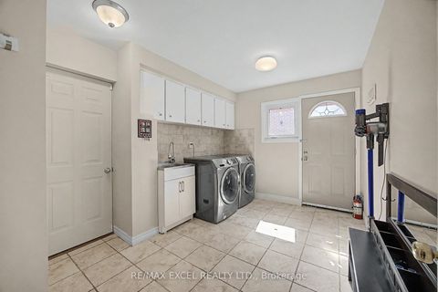 Photo 17 at 46 Robinter Drive, Newtonbrook East, Toronto