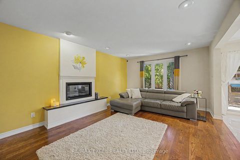 Photo 20 at 46 Robinter Drive, Newtonbrook East, Toronto