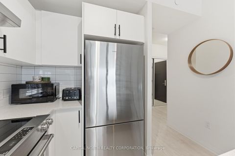 Photo 11 at 1706 - 9000 Jane Street, Vellore Village, Vaughan