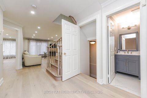 Photo 4 at 105 Panorama Crescent, Elder Mills, Vaughan