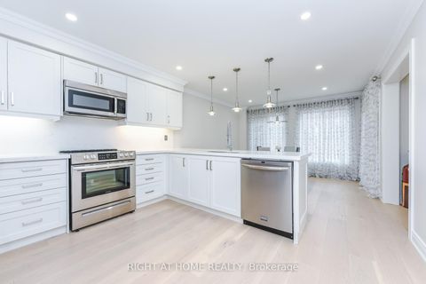 Photo 7 at 105 Panorama Crescent, Elder Mills, Vaughan