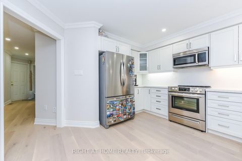 Photo 9 at 105 Panorama Crescent, Elder Mills, Vaughan