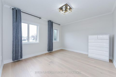 Photo 12 at 105 Panorama Crescent, Elder Mills, Vaughan