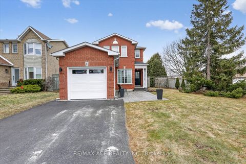 Photo 2 at 1 Aldcroft Crescent, Bowmanville, Clarington