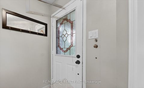 Photo 5 at 1 Aldcroft Crescent, Bowmanville, Clarington