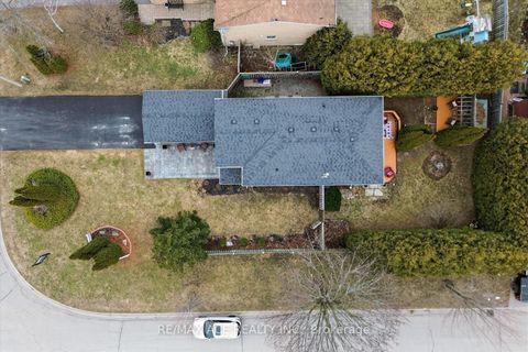 Photo 46 at 1 Aldcroft Crescent, Bowmanville, Clarington