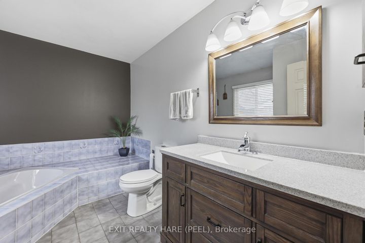 Photo 11 at 77 Lord Simcoe Drive, Westgate, Brampton