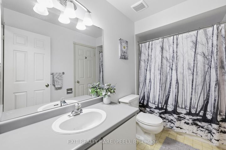 Photo 13 at 77 Lord Simcoe Drive, Westgate, Brampton