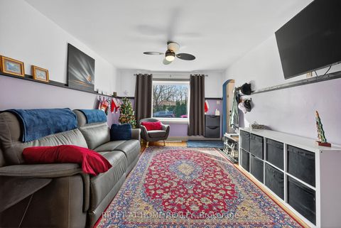 Photo 3 at 25 Thomson Street, Queen's Park, Barrie