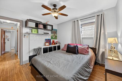 Photo 11 at 25 Thomson Street, Queen's Park, Barrie