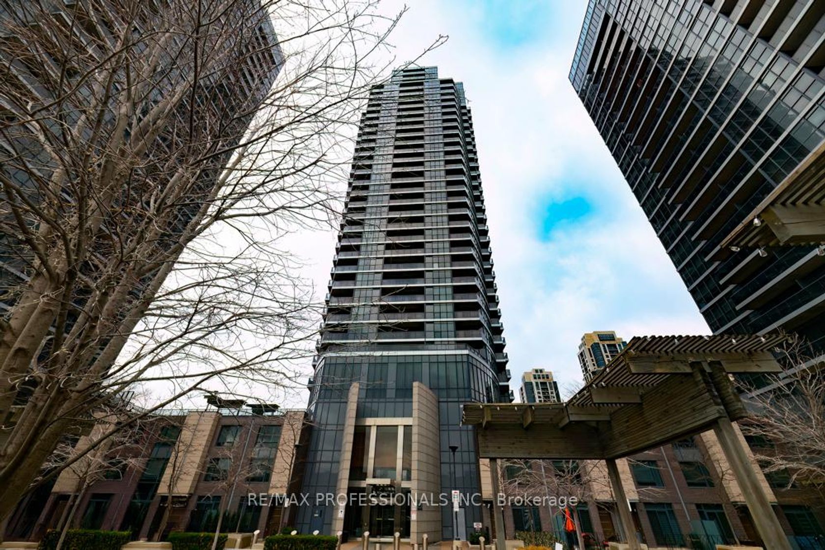1301 - 5 Valhalla Inn Road, City Centre West, Toronto 