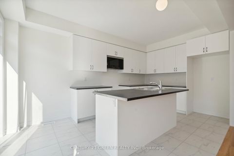 Photo 11 at 41 Durham Avenue, Rural Barrie Southeast, Barrie