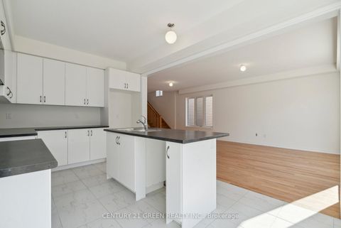 Photo 12 at 41 Durham Avenue, Rural Barrie Southeast, Barrie