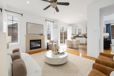 Photo 8 at 3 Mansard Drive, Jefferson, Richmond Hill