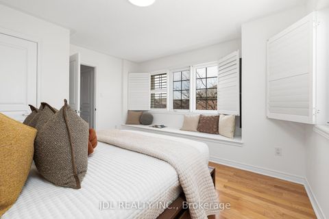 Photo 15 at 3 Mansard Drive, Jefferson, Richmond Hill