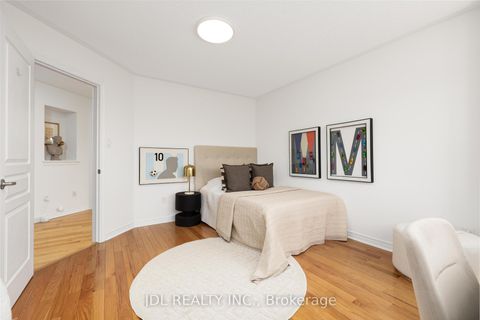 Photo 19 at 3 Mansard Drive, Jefferson, Richmond Hill