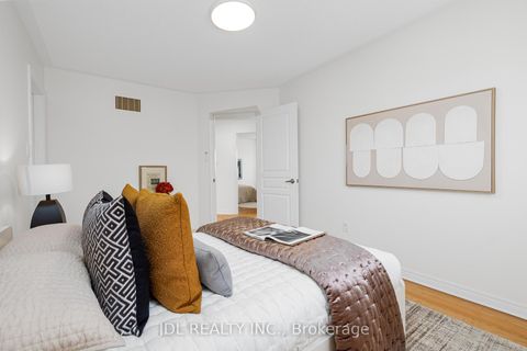 Photo 24 at 3 Mansard Drive, Jefferson, Richmond Hill