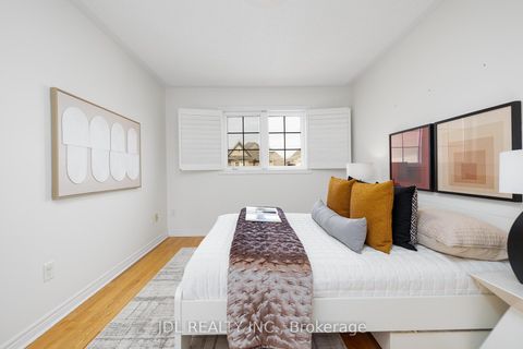 Photo 25 at 3 Mansard Drive, Jefferson, Richmond Hill